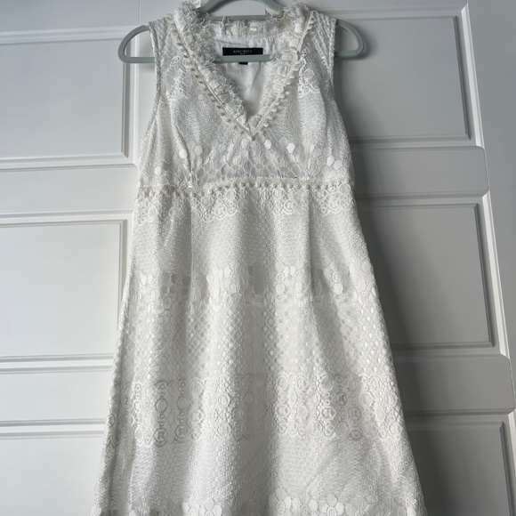 Ladies dress - Picture 2 of 5